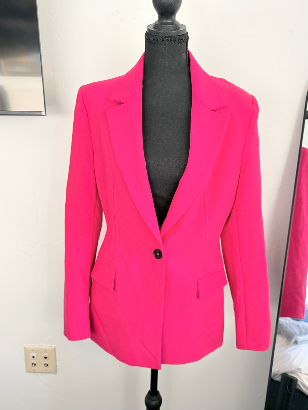 New Zara Hot Pink Single-Button Blazer - fits like a small- medium (6/8)